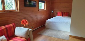 2 bedrooms, iron/ironing board, travel crib, free WiFi