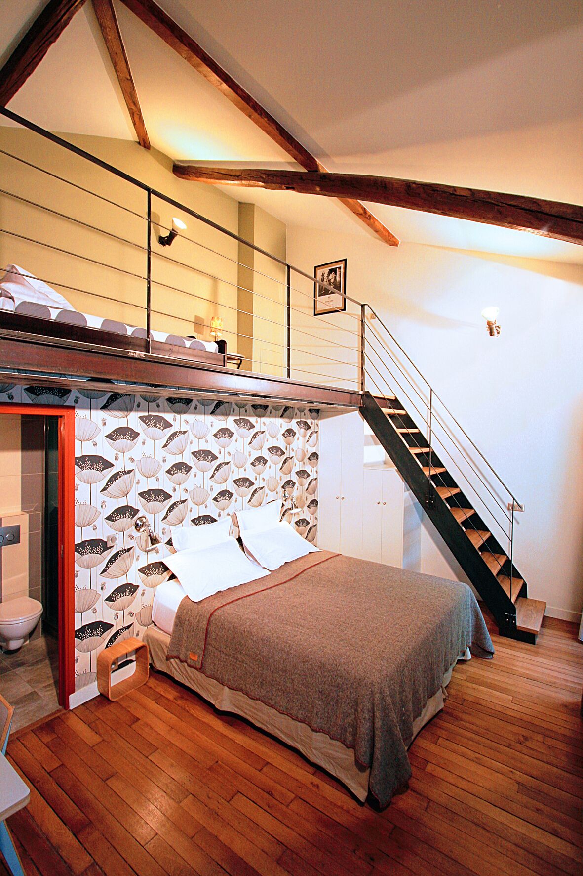 2 多间卧室、熨斗/熨衣板、WiFi、床单