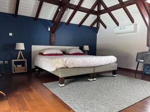 2 slaapkamers, een kluis op de kamer, een strijkplank/strijkijzer