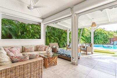 Charming 4* villa with private pool 300 m from the sea 