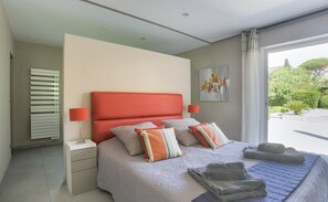4 habitaciones, escritorio, tabla de planchar con plancha y wifi