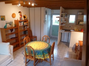 Interior - DISCONNECT AND ENJOY: REST - WALKS - ENTERTAINMENT  (Saint-Malo)