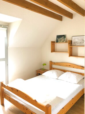 2 chambres, fer et planche à repasser, lit parapluie, Wi-Fi gratuit