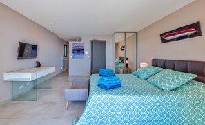 4 Schlafzimmer, Zimmersafe, Bügeleisen/Bügelbrett, WLAN