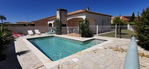 室外泳池、暖水池