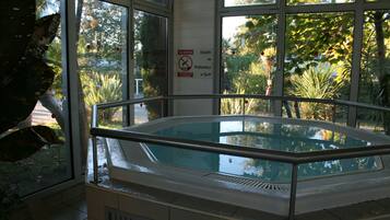Bain à remous intérieur