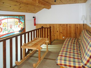 Interior - Apartment with balcony, view of the South mountains, for 8 people,  (Font-Romeu-Odeillo-Via)