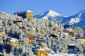 Aerial view - Apartment with balcony, view of the South mountains, for 8 people,  (Font-Romeu-Odeillo-Via)