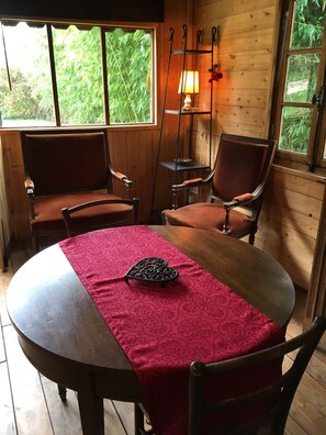 Interior - Small, charming wooden house 10 minutes walk from Sarlat city center (Sarlat-La-Canéda)