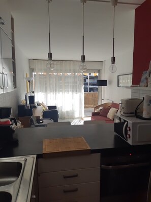 Interior - Charming 2 rooms, terrace, with possible garage, swimming pool (Antibes)