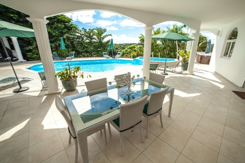 Not to miss! Beautiful and large villa very nice, all comfort and jacuzzi