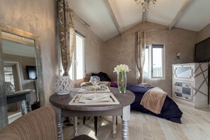 1 chambre, fer et planche à repasser, Wi-Fi gratuit, draps fournis