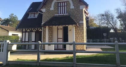 Maison normande, entiÚrement rénovée, bord de mer avec jardin, terrasses, wifi