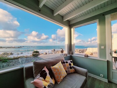 Feet in the water: IMPRENABLE SEA VIEW + JACUZZI