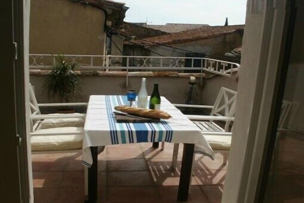 Petit déjeuner sur la terrasse