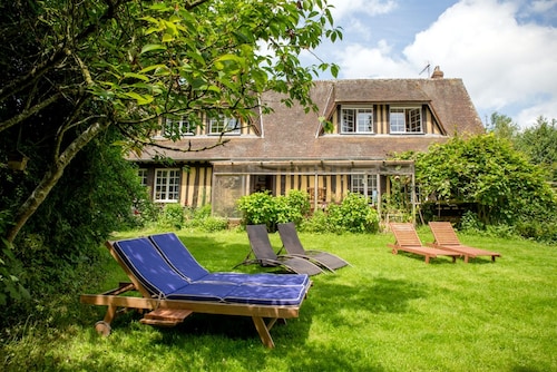 Family cottage by the water, 9 people, 3 bathrooms, fireplace, 10 km from DIEPPE