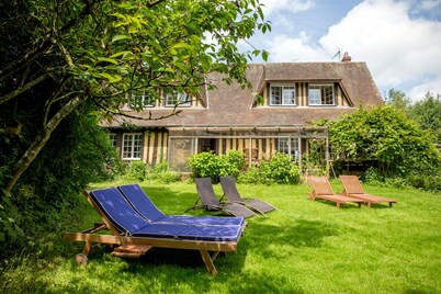 Family cottage by the water, 9 people, 3 bathrooms, fireplace, 10 km from DIEPPE