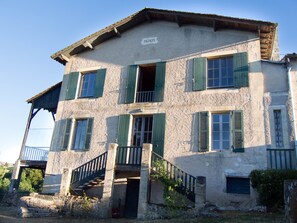 Exterior - Gentleman House for rent for 10 on large vineyards (Juillac)