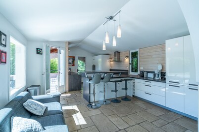 Large villa, 6 to 15 people on the edge of the forest and river with heated pool