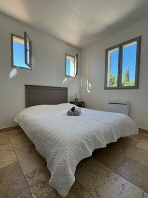 6 camere, ferro/asse da stiro, culla da viaggio, Wi-Fi gratuito