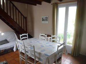 Interior - Peace and tranquility 10 minutes from the beaches, at the gates of a listed village. (Breuillet)
