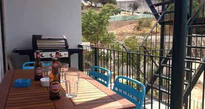 Old Town of Lisbon, stunning 180º view of Castelo, 3-room apartment with terrace