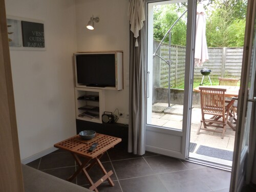 Studio avec jardin clos et parking   très proche des Thermes, animaux acceptés