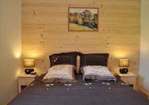 5 Schlafzimmer, Bügeleisen/Bügelbrett, kostenloses WLAN, Bettwäsche