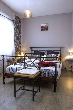 3 chambres, fer et planche à repasser, Wi-Fi, draps fournis