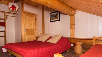 4 bedrooms, iron/ironing board, free WiFi