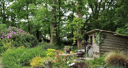 Maison dans un environnement calme et boisé av jardin a 3km de MORLAIX
