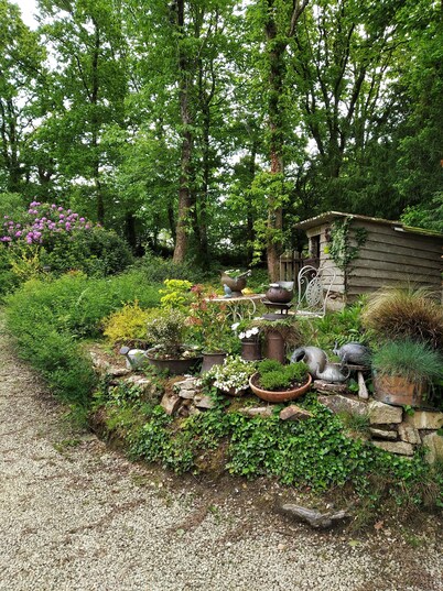 House in a quiet wooded area with garden 3km from MORLAIX