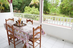 Outdoor dining