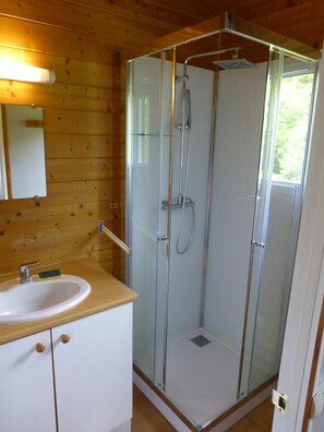 Dusche, Haartrockner, Toilettenpapier