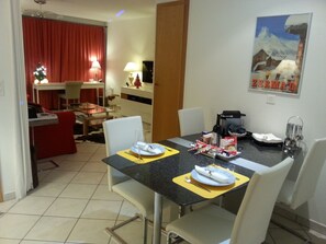 Dining - Zermatt centre - High standing all mod cons rental - View of the Cervin (Zermatt)