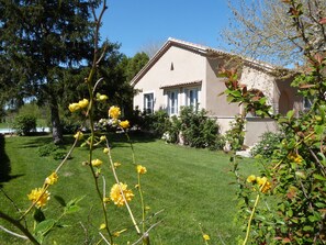 Exterior detail - Country house with a pool in Saint-Rémy-de-Provence, sleeps 8 (Saint-Rémy-De-Provence)