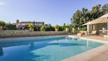 Piscine extérieure, piscine chauffée