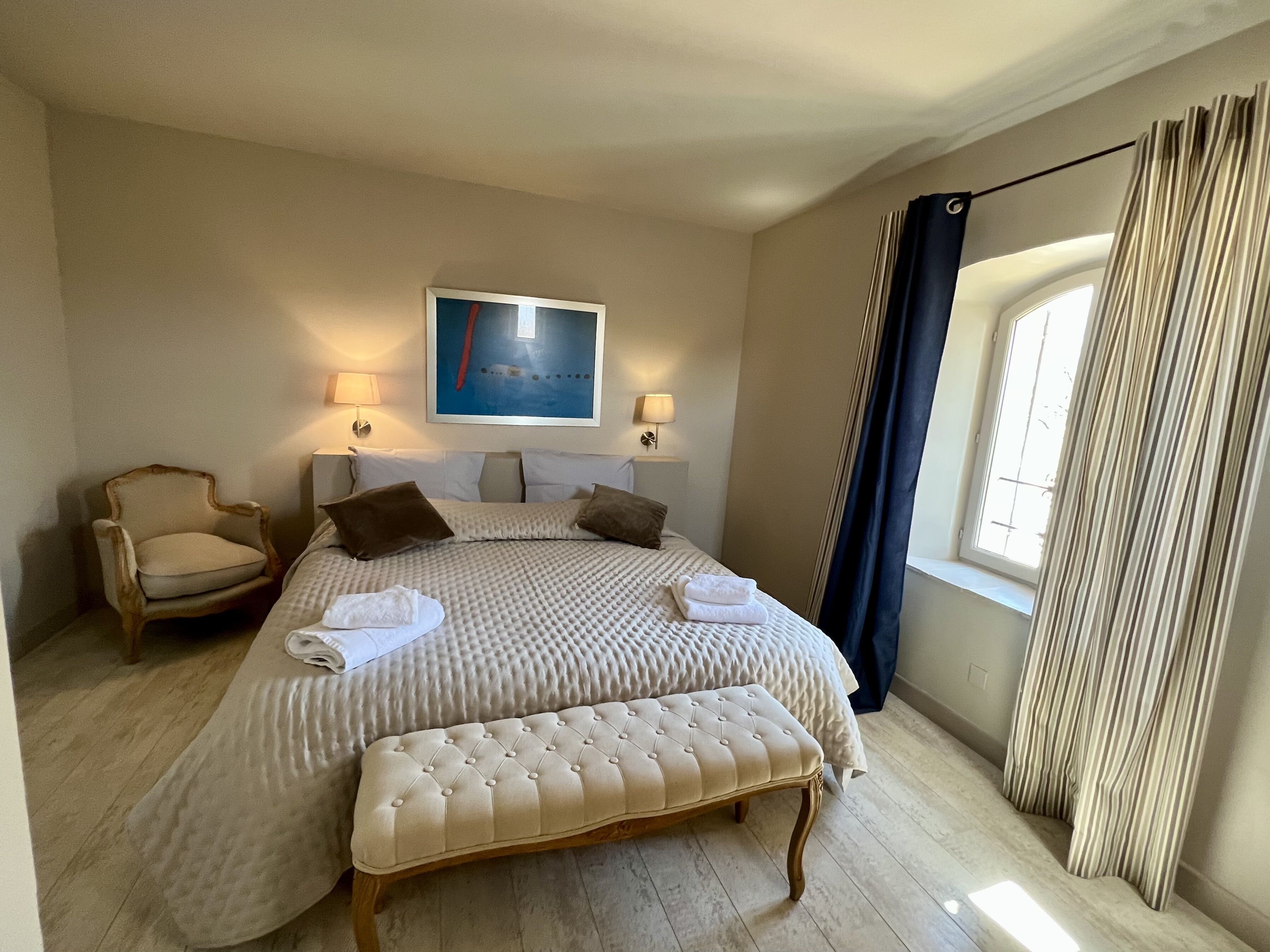 4 slaapkamers, een strijkplank/strijkijzer, reisbedje, wifi