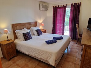 2 chambres, fer et planche à repasser, lit parapluie, Wi-Fi gratuit