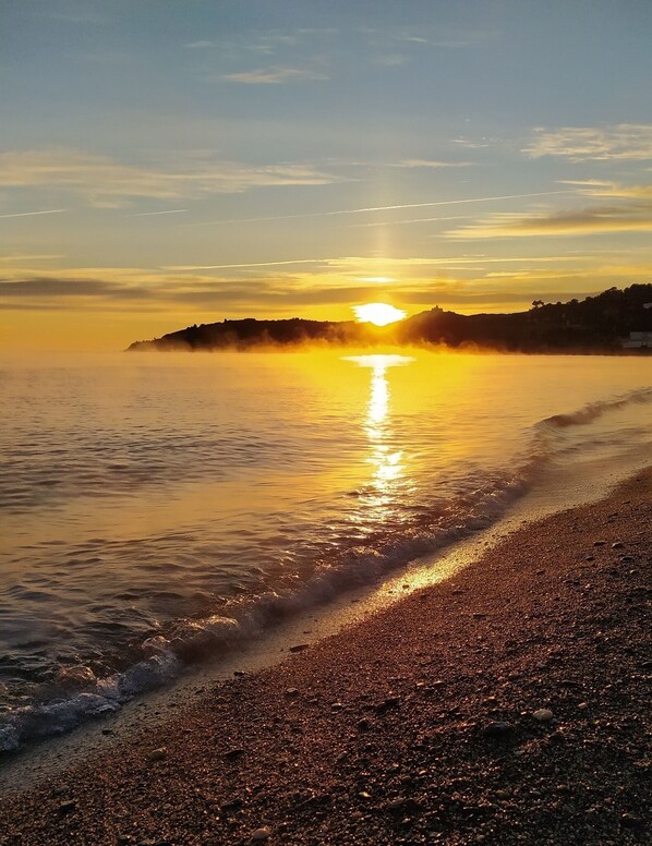 Beach nearby, sun-loungers