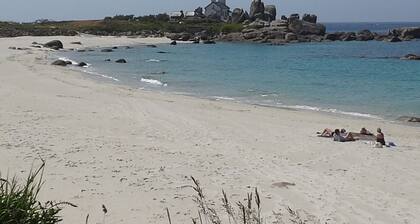 A furnished 5 ***** - Independent apprt in villa 100 m from the sea