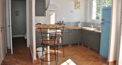 HOUSE WITH GARDEN BY THE LOIRE