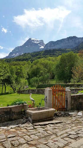 FERME SITUÉE AU CŒUR DE LA HTE-SAVOIE  MI-CHEMIN ENTRE CHAMONIX, ANNECY, GENEVE