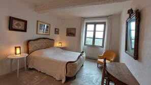 3 bedrooms, iron/ironing board, travel cot, WiFi