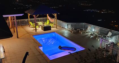 Entre Mer et Ciel F4 pour Famille ou Couples avec Piscine au Diamant