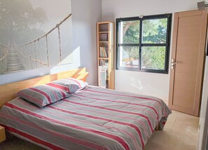 1 bedroom, iron/ironing board, free WiFi, bed sheets - Charming, contemporary and comfortable villa with swimming pool. (Sainte-Maxime)