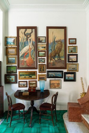 Interior - Amazing villa in gardens Center Piazza Popolo / Spagna (Rome)