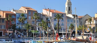 Peaceful seafront apartment on Corniche des Baux
