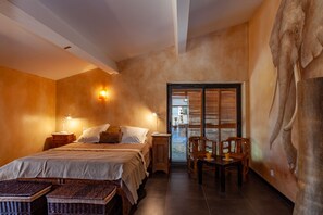 3 bedrooms, iron/ironing board, WiFi, bed sheets - In Provence near the Luberon. Contemporary house with private heated pool (ALLEINS)