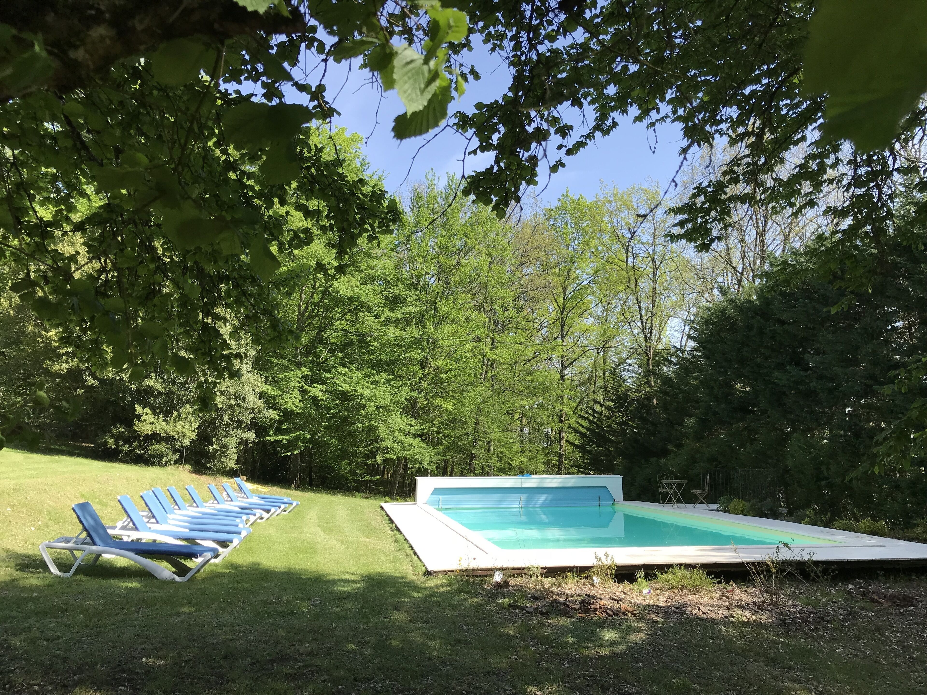 Alberca al aire libre y alberca climatizada